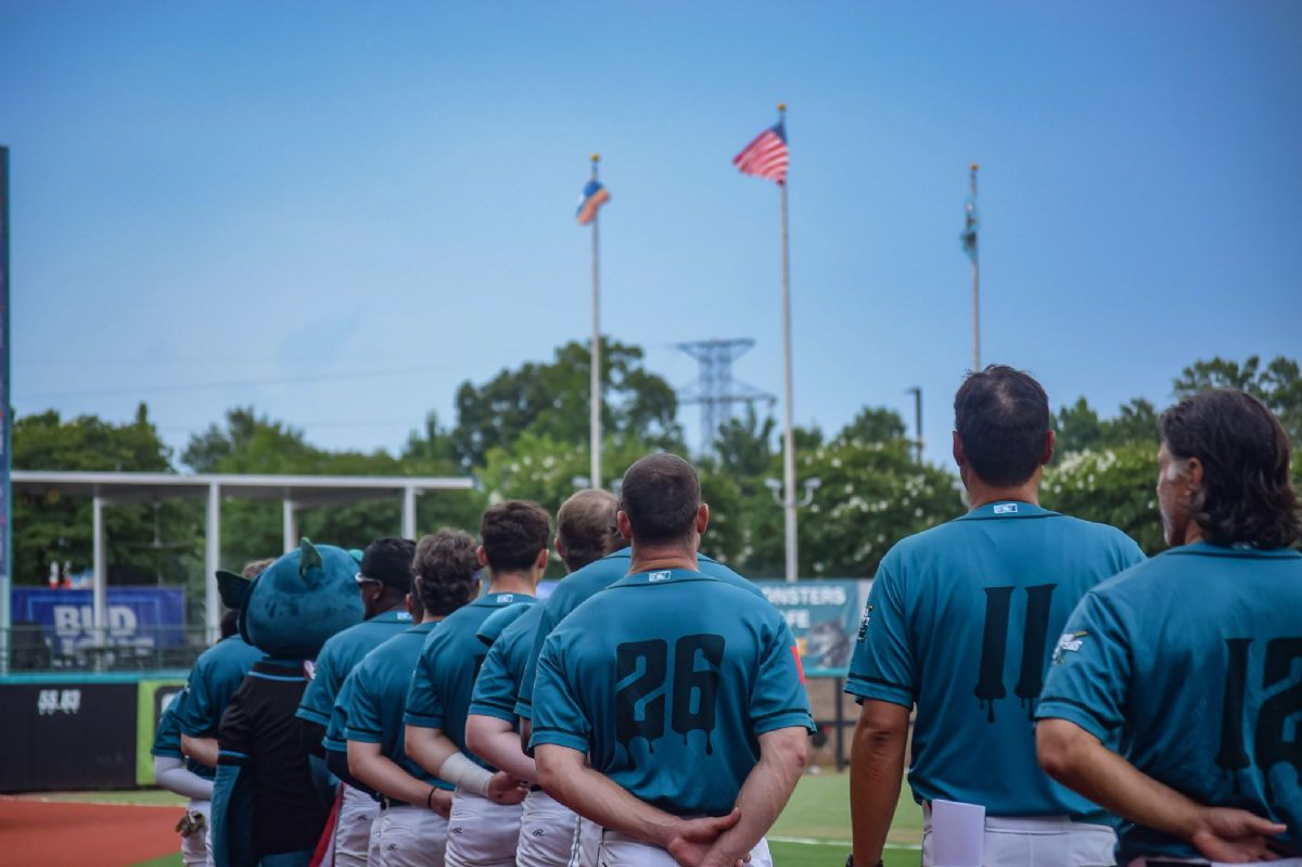 Five-Run Second Too Much to Overcome as Y'alls Complete Sweep of Mud Monsters