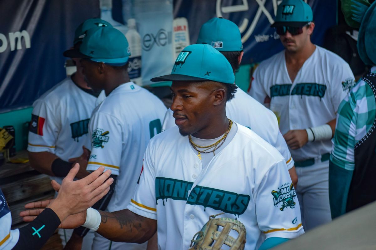 Offense Hums On Way to 10-5 Win Over Wild Things