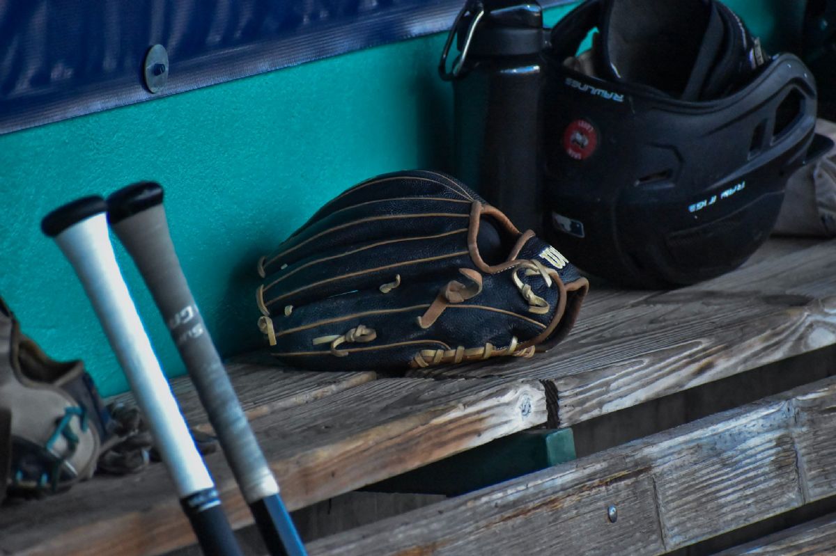 Mississippi Overpowered by Long Ball in 9-2 Loss to Windy City