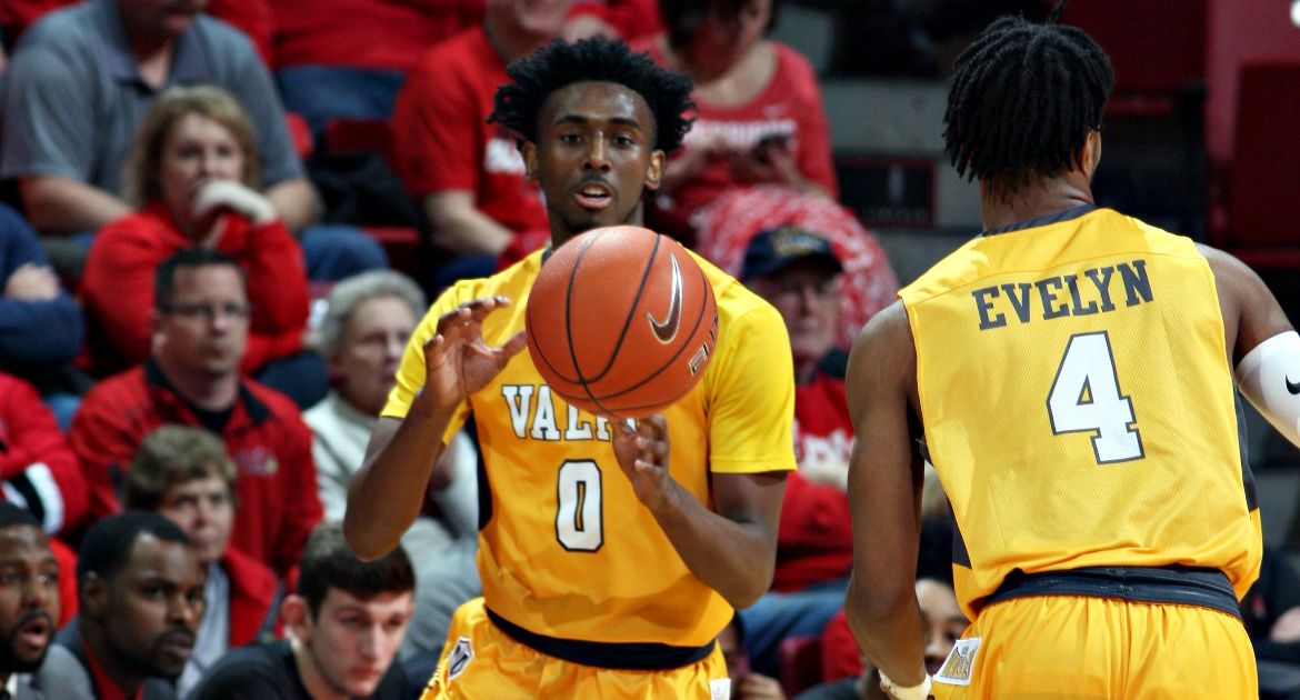 Valpo Snaps Skid With Emphatic Win at Illinois State Tuesday