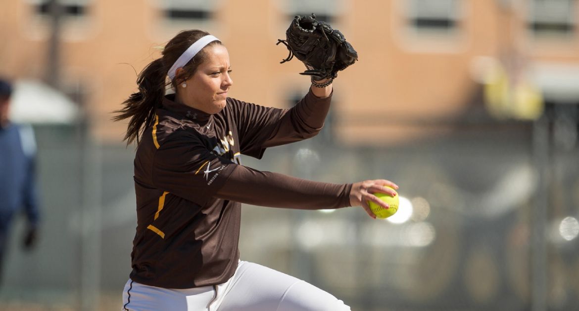 Valpo Softball Falls in League-Opening Doubleheader