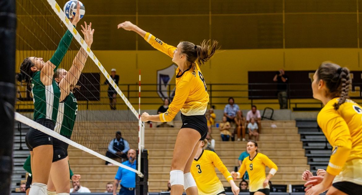 Volleyball Wins Pair of Matches to Open Popcorn Classic Friday