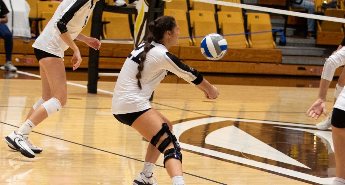 Volleyball Picks Up Third Straight Road Win