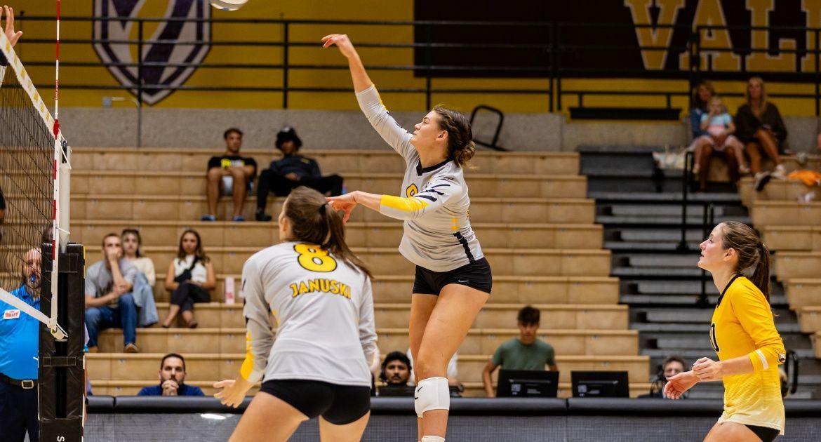 Volleyball Rallies for Five-Set Win at Bradley, Clinches Winning Season