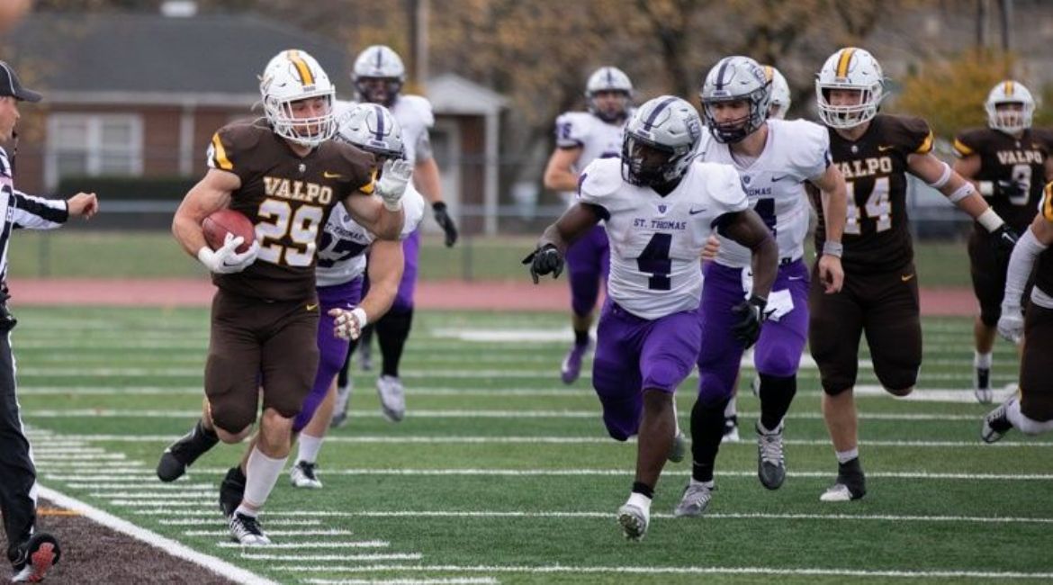 Football Falls to Nationally-Ranked Tommies