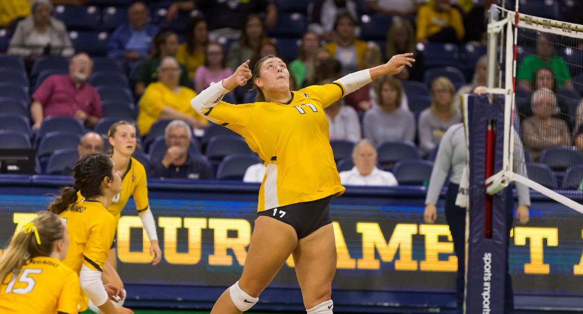 Volleyball Drops Tournament Finale to Robert Morris