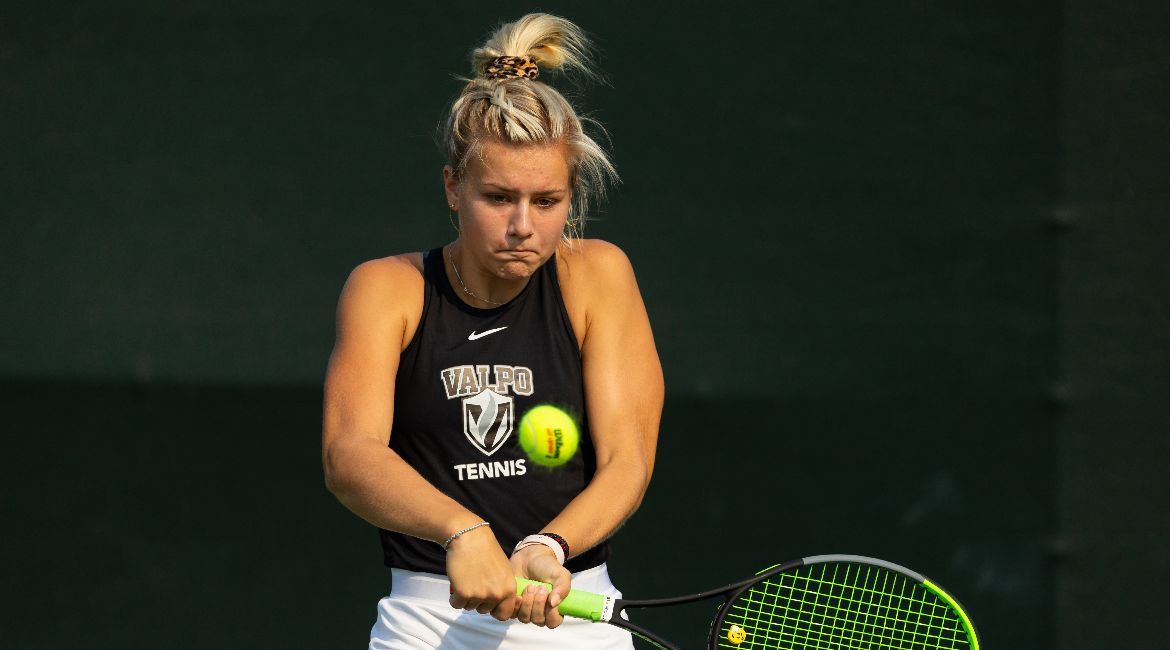 Olivia Czerwonka Takes Flight 2 Singles Title to Highlight Strong Weekend for Valpo Tennis
