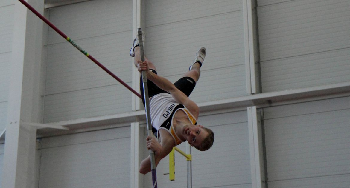 Valpo Closes Out Windy Weekend at EIU