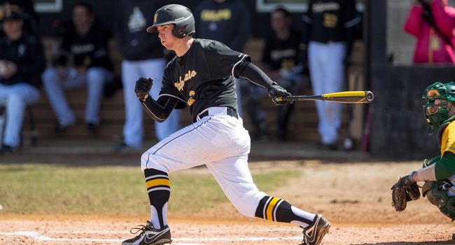 Six-Run Sixth Shoves Valpo Past Youngstown State in Series Opener
