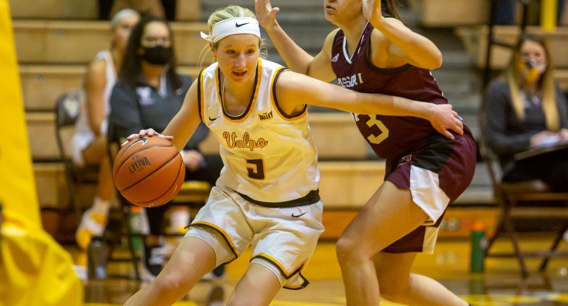 Strong Defensive Effort For Valpo Women Saturday Against #25 Missouri State