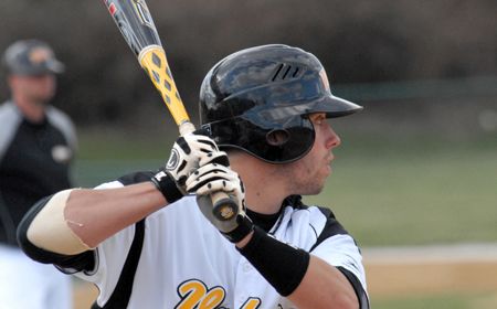 Valpo Bats Explode in Game Two as Crusaders Earn Split