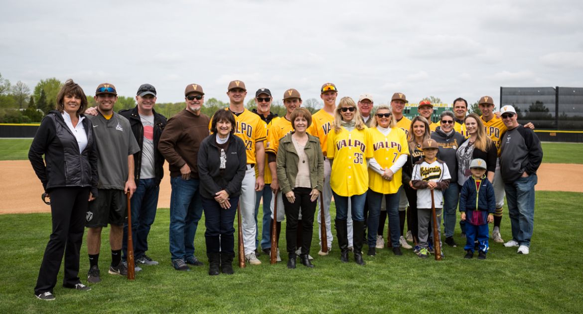 Valpo Completes Sweep of Southern Illinois on Senior Day