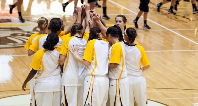 Women's Basketball to Host Trio of Summer Camps