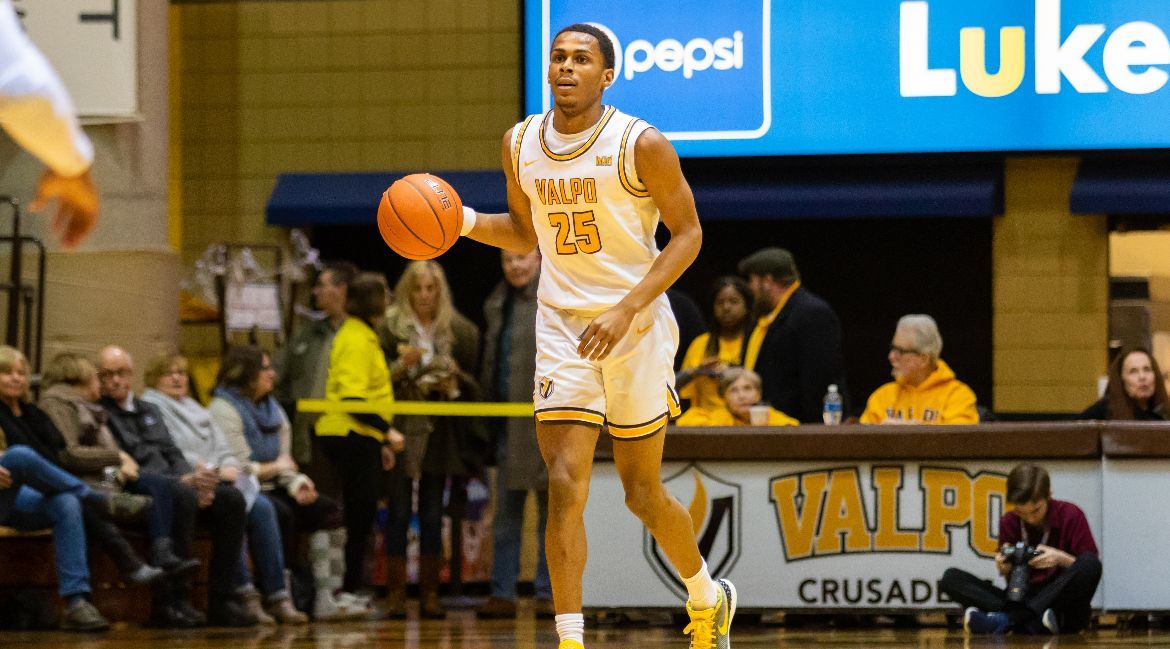 Robinson Excited to Return to Floor for Valpo Basketball