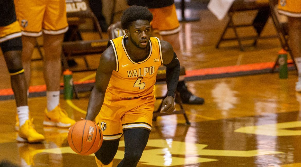 Another Top 25 Opponent Awaits Valpo Basketball at #22 Loyola