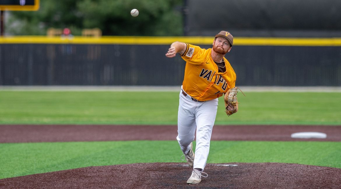Valpo Baseball Sweeps Doubleheader, Off to Best Start Since 1985