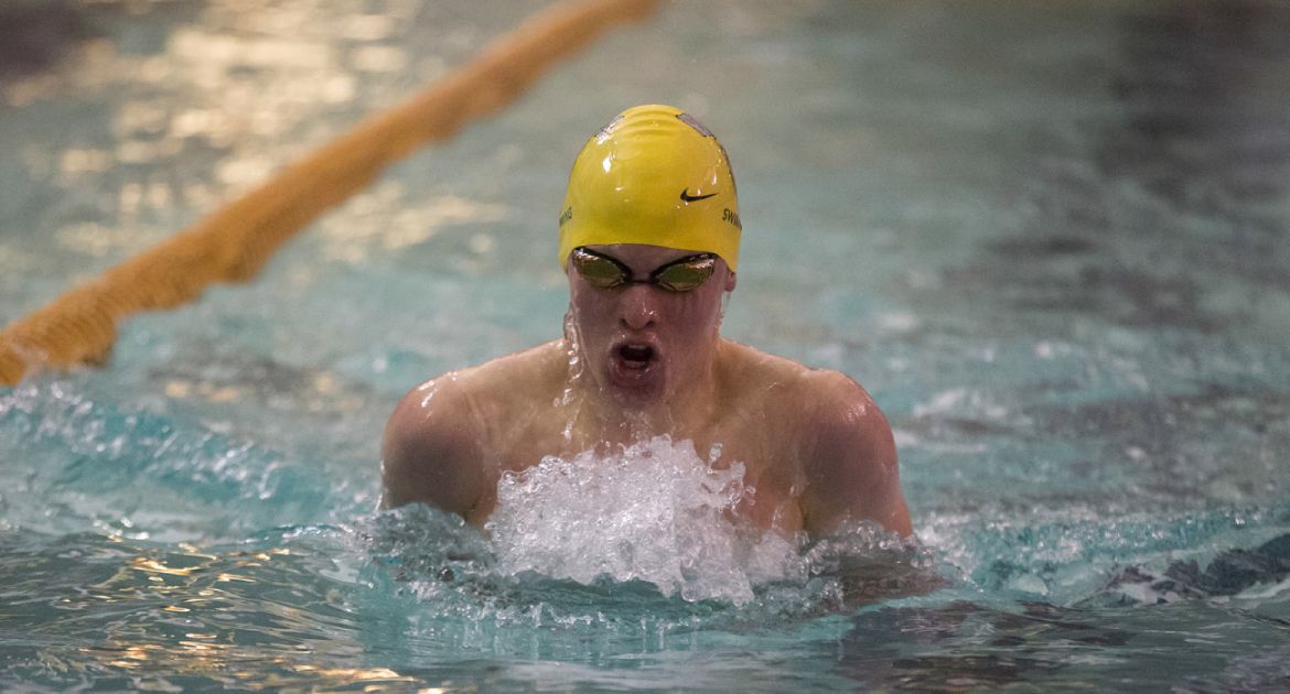 Valpo Swimmers Back in Action at Green Bay