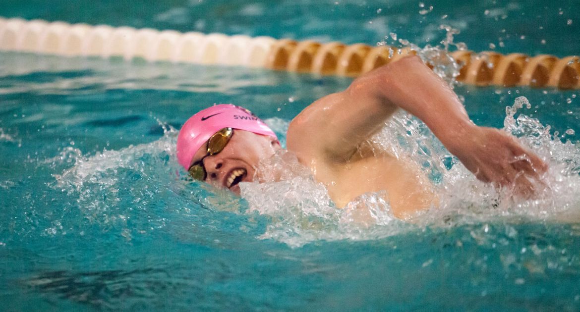 Swimming Sends Out Seniors in Style in Dual Win