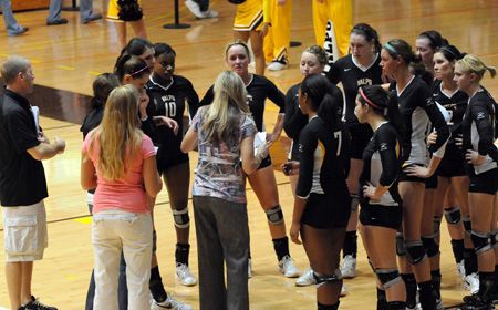 Crusaders Announce 2010 Volleyball Slate
