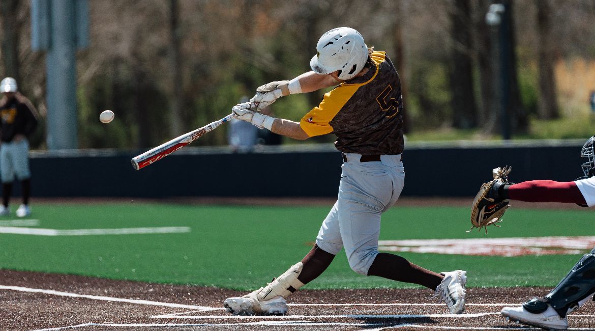 Valpo Outhits SIU for Second Time in Series, Drops Finale in Carbondale