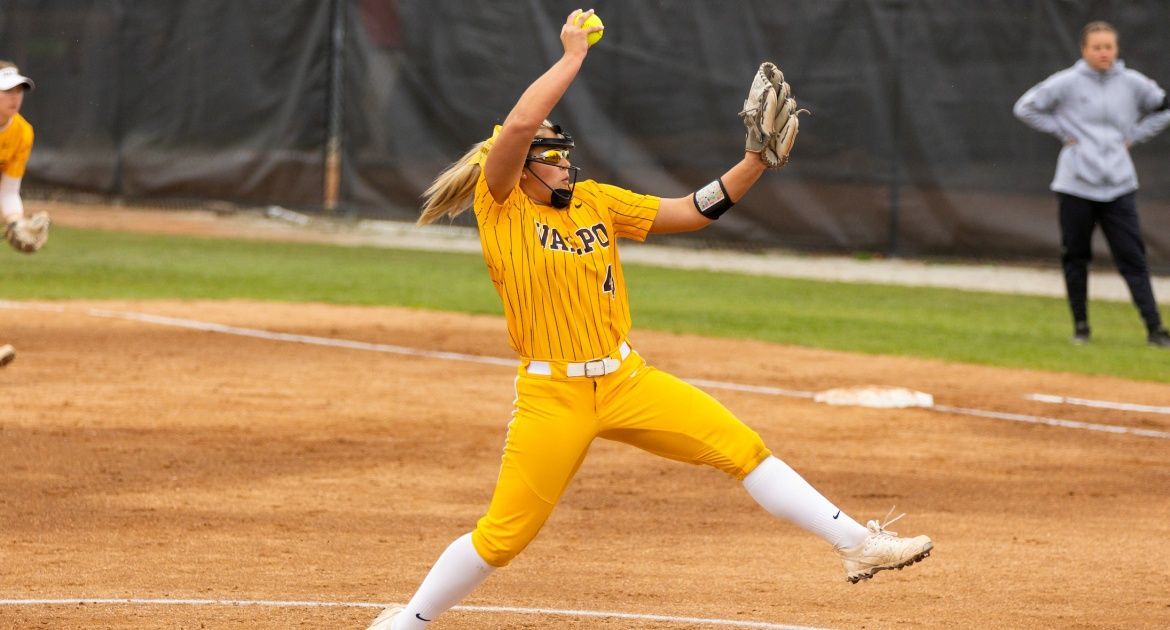 Seeing Double: Softball Picks Up Pair of Wins Saturday