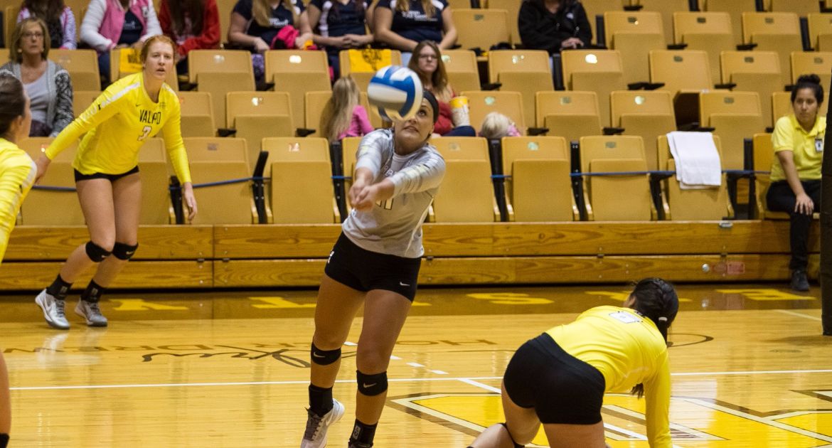 Volleyball Takes Down Fort Wayne Tuesday Night