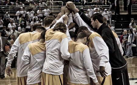 2010-2011 Crusader Men's Basketball Season Tickets Currently on Sale