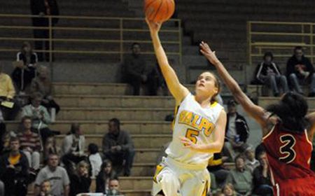 Valpo Women Head to Lamar to Continue WNIT Play