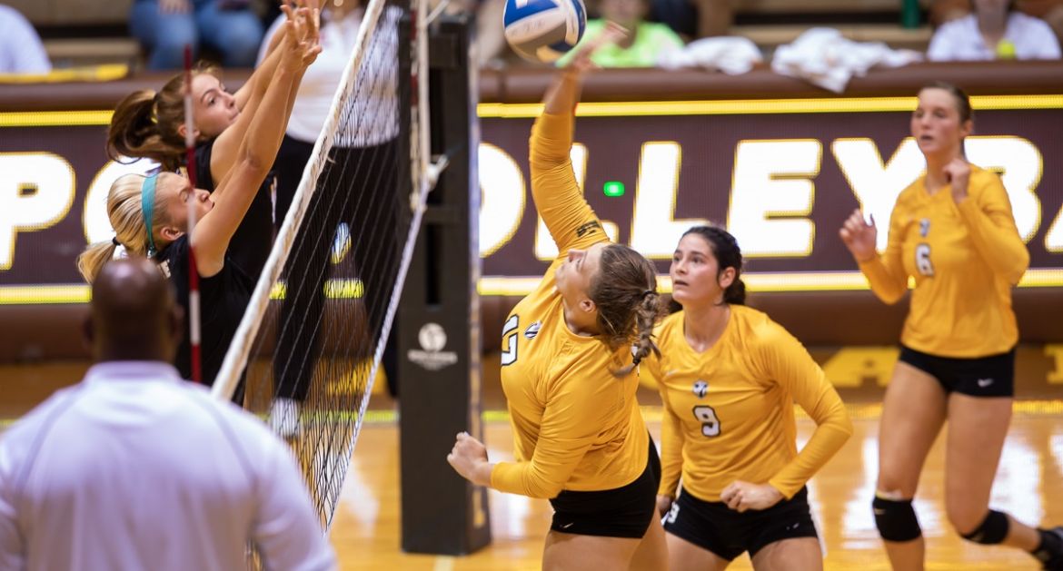 Volleyball Defeats Milwaukee in Exhibition Action