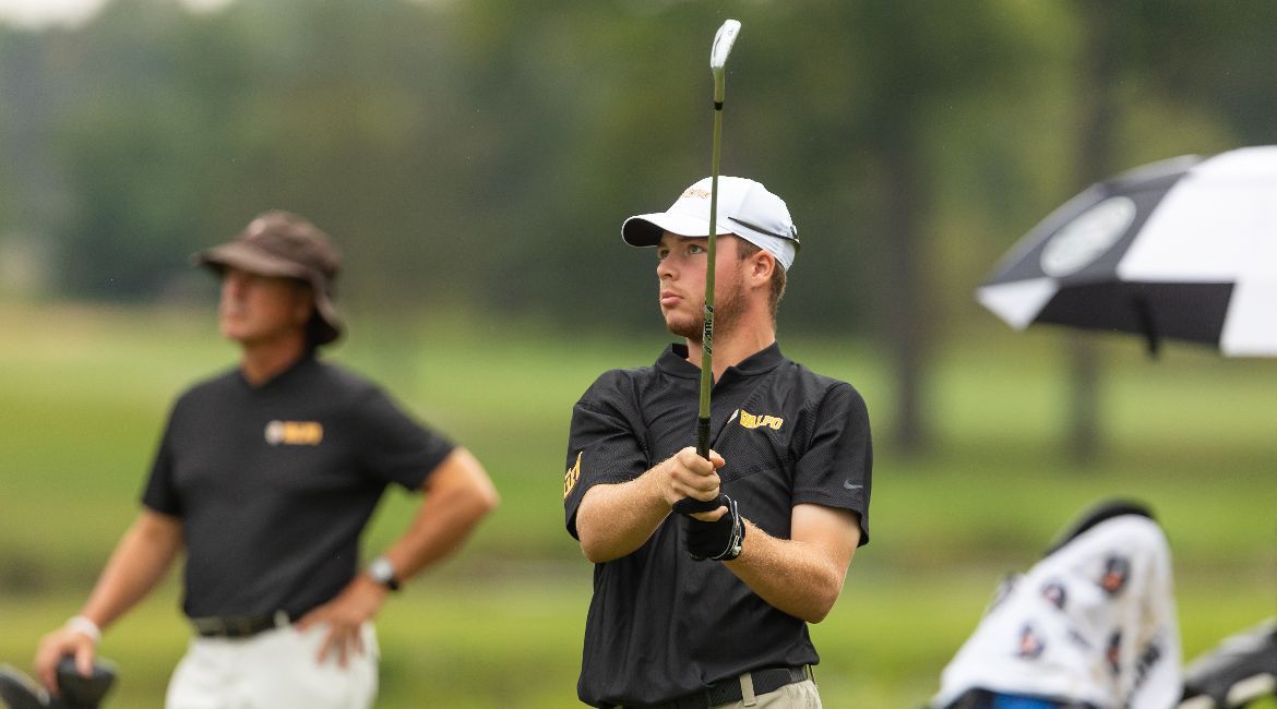 Men’s Golf Battles Windy Conditions on Day 2 in Florida