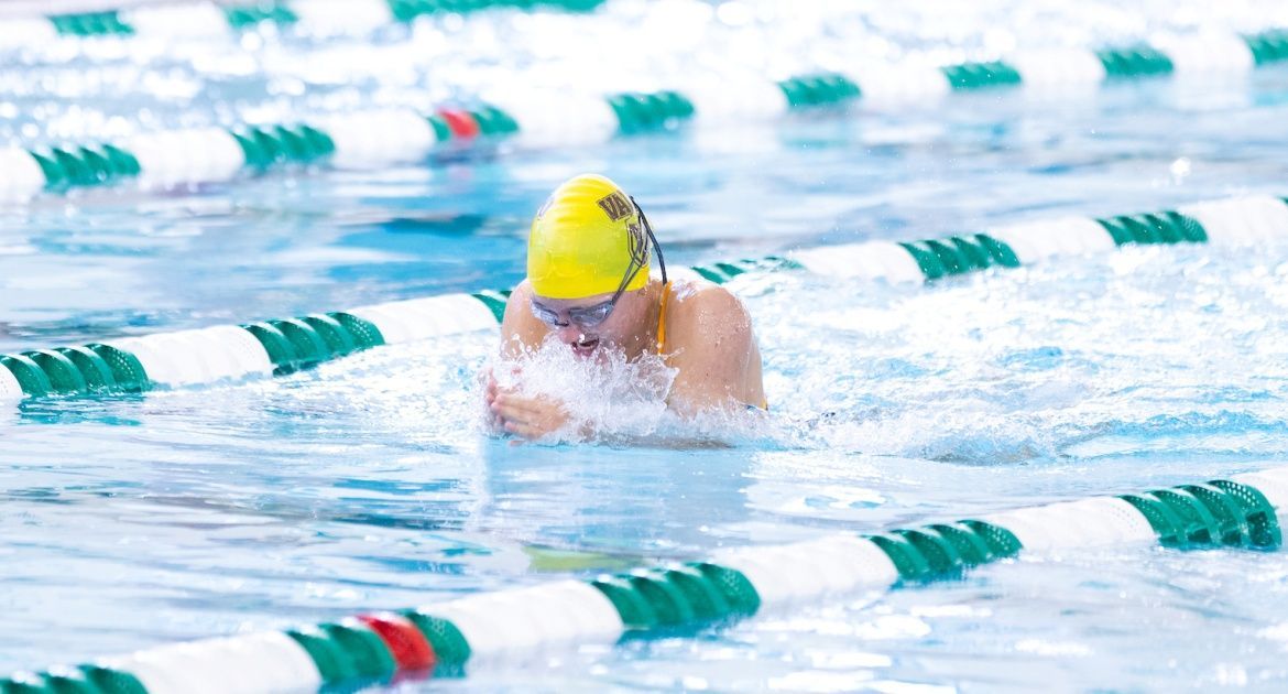 Swimming Women Earn Win Over EIU Saturday