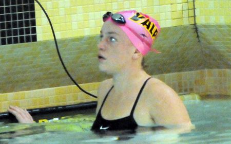 Crusader Women Fall to Green Bay in the Water Friday