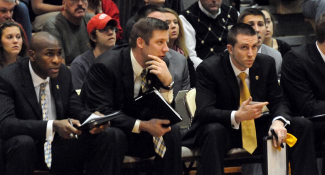 Watch the latest Valpo Coaches Show with Men's Basketball Assistant Luke Gore