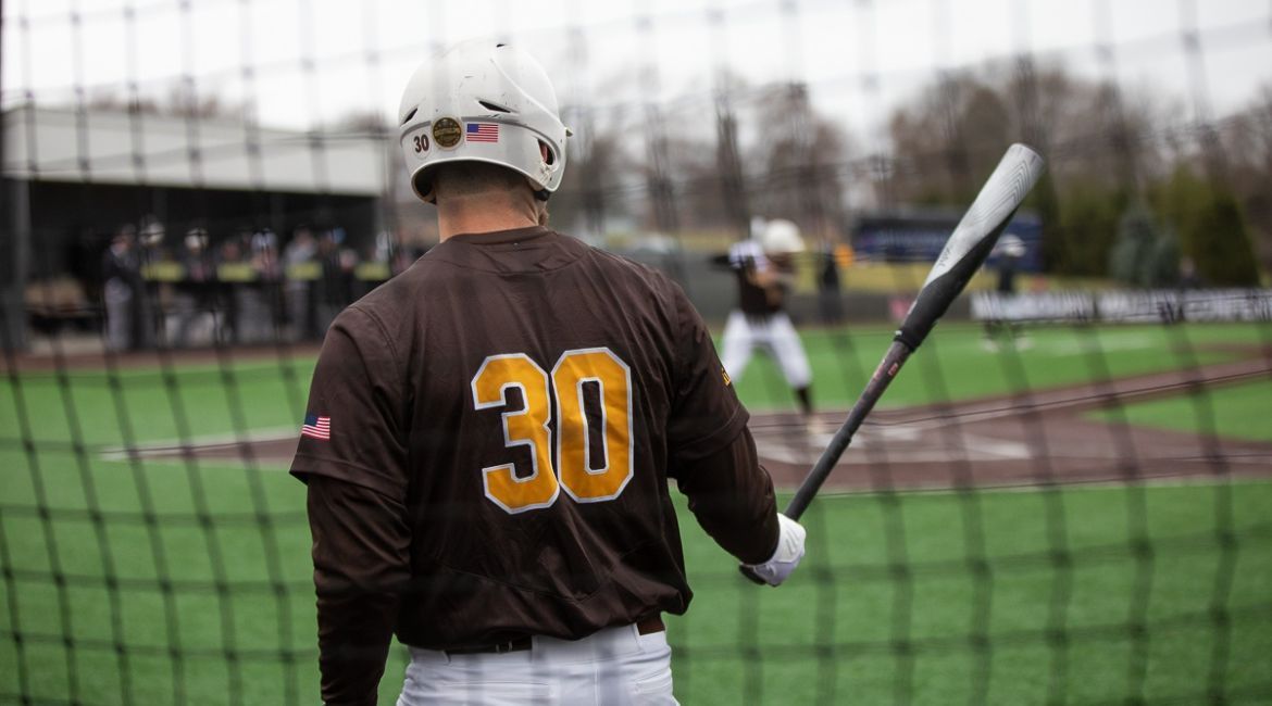 Valpo to Play Future, Former League Foe on Final Nonconference Weekend