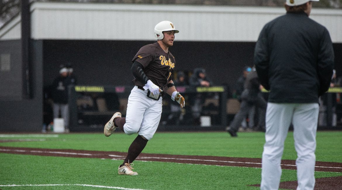 Fields Fires Gem, Schmack Delivers Big Day as Valpo Earns Road Split at UIC
