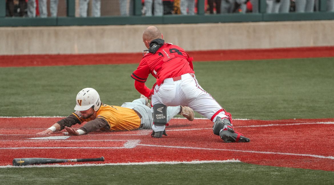 McCluskey Earns Victory, Valpo Takes Rubber Match to Win Road Series at Illinois State