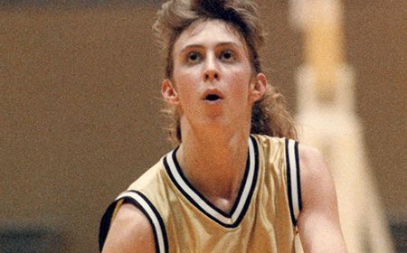 Stephanie (Greer) McCalment Among Class of 2009 to be Inducted into Valpo's Hall of Fame on February 28