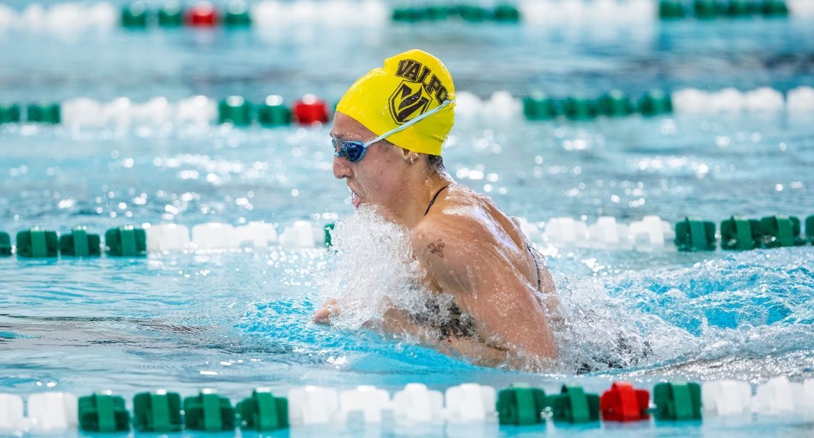 Strauss Sets Record in 100 IM at MVC Championships Thursday