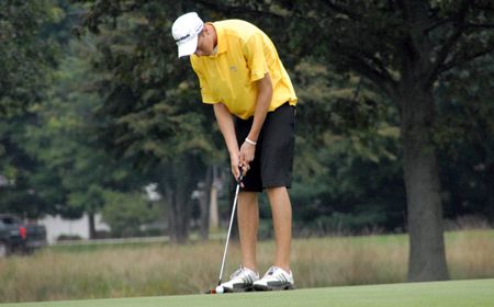Gaugert Shoots 67 to Lead Valpo Tuesday