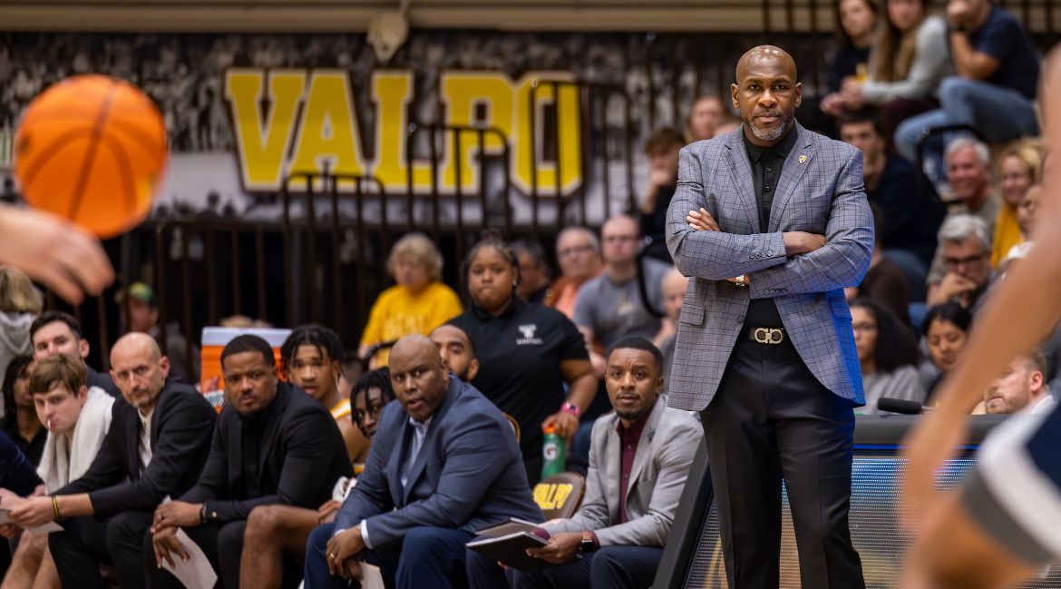 Powell to Face Alma Mater as Valpo Visits No. 23 Illinois