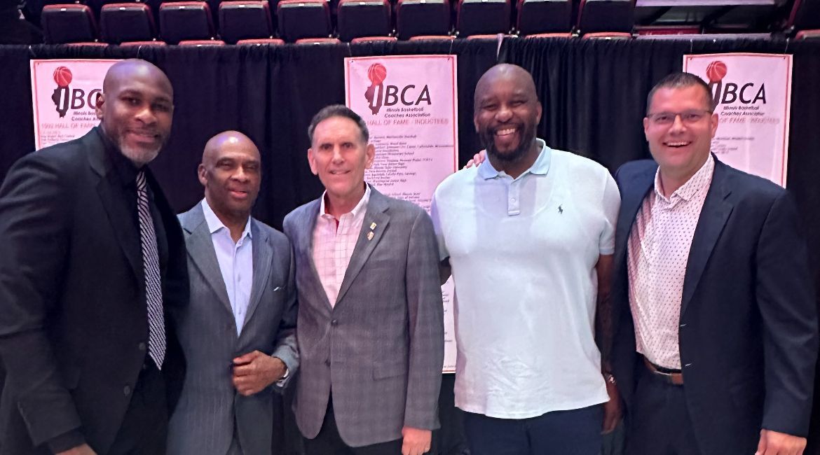 Valpo Head Coach Roger Powell Jr. Inducted into IBCA Hall of Fame