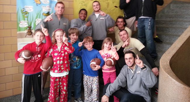 Valpo Football Takes Field Trip to Central Elementary School