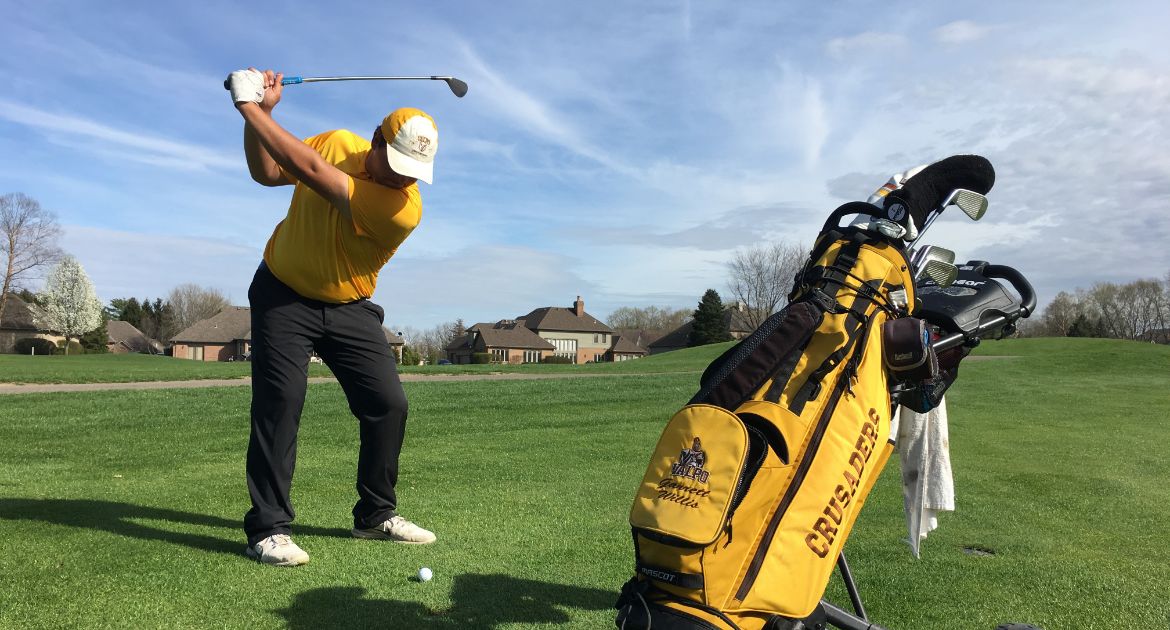 Willis Paces Valpo in Round 1 at Wright State