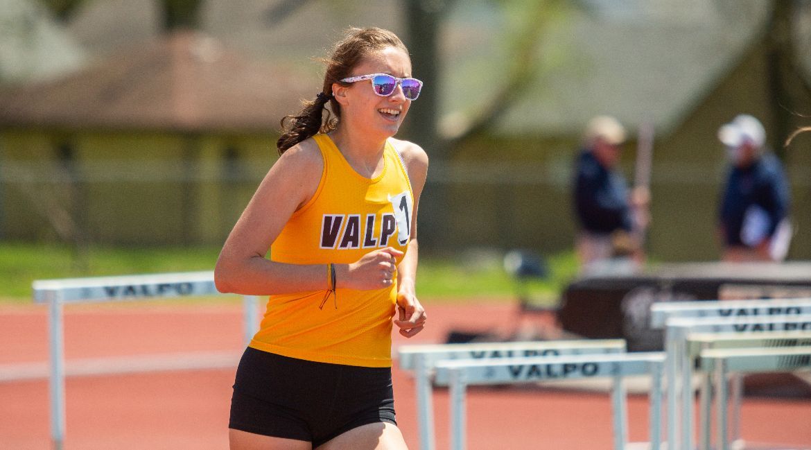 Track and Field Teams Conclude Outdoor Season at MVC Championships
