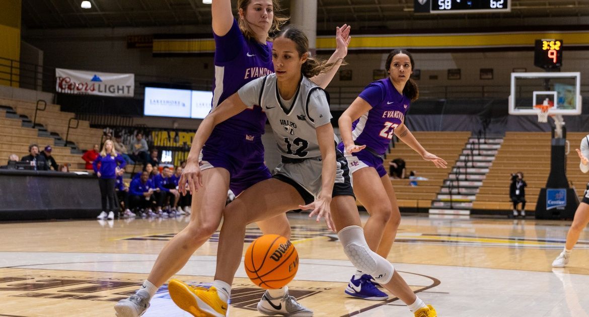 Women's Basketball Goes For Fourth Straight Road Win Saturday at Illinois State