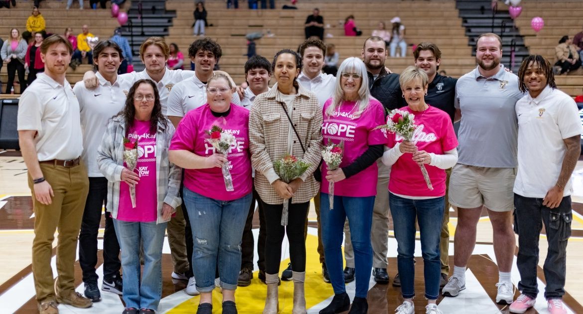 Women's Basketball Honors Cancer Warriors at Sunday's Play4Kay Game