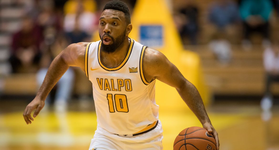 Strong Second Half Helps Valpo Pull Away from High Point