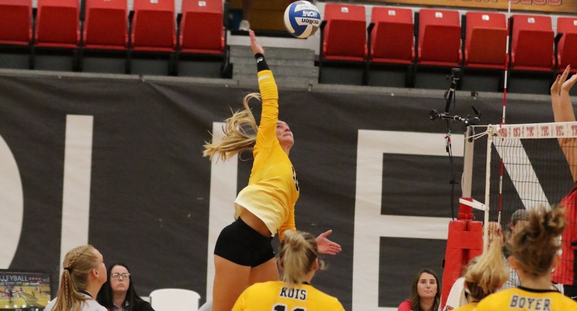 Volleyball Matches Best Start in Program History, Wins Akron Invitational