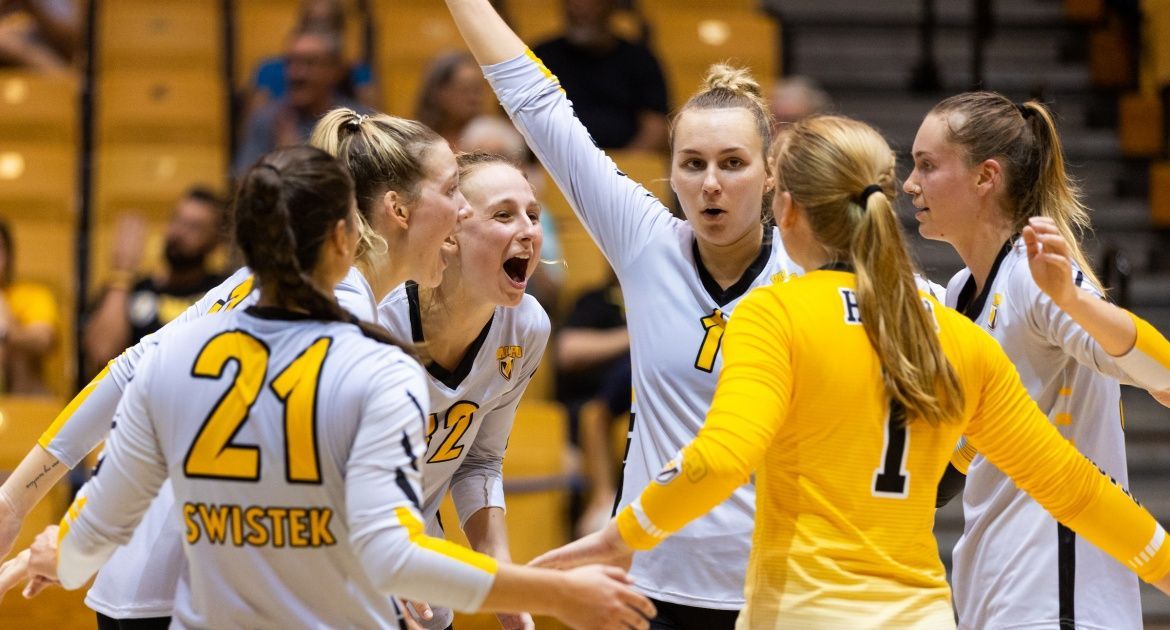 Volleyball Set For 2022 NIVC