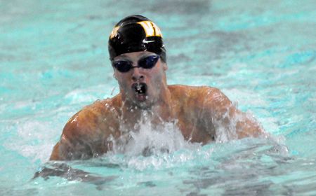 Valpo Men Post Solid Swims on Final Day of the Season